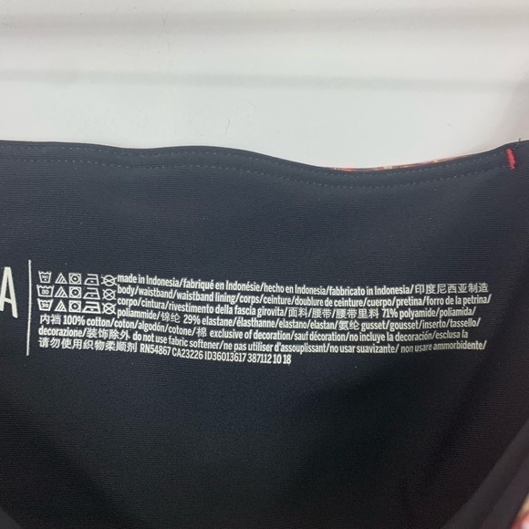 Victoria’s Secret Sport High Rise Jewel Print 7/8 Leggings Size Medium - Picture 10 of 11